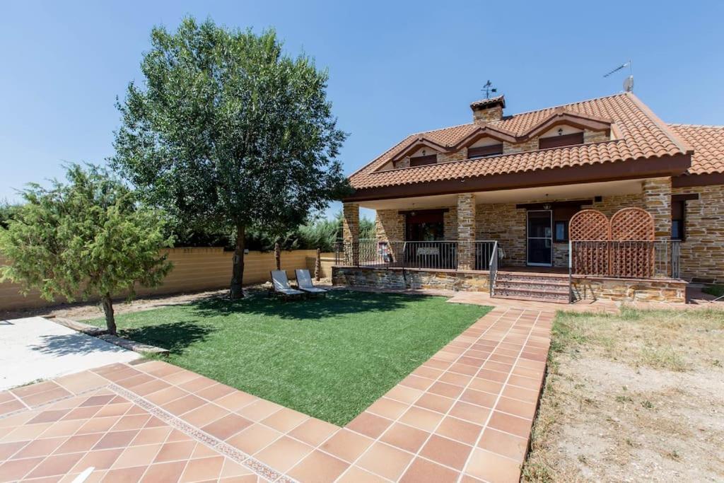 Los Rosales De Venturada Extérieur photo