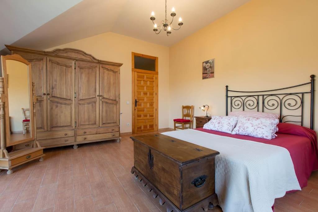Los Rosales De Venturada Extérieur photo